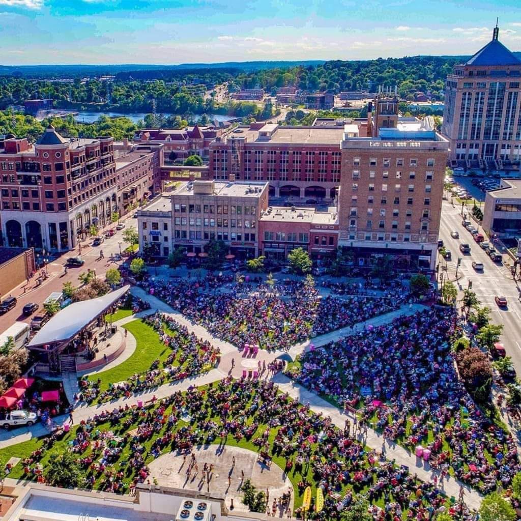 Concerts on the Square Johnny & The MoTones Wausau Mama